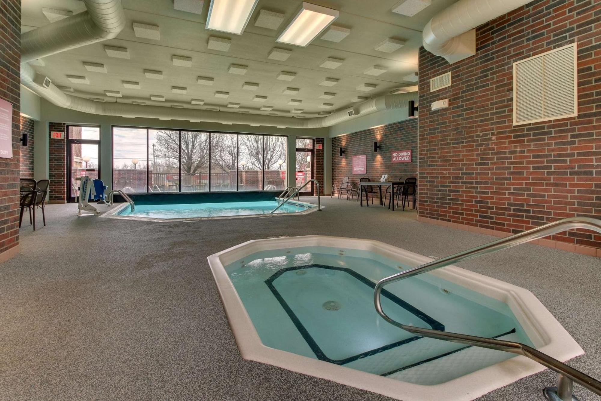 Drury Inn & Suites Poplar Bluff Exterior photo